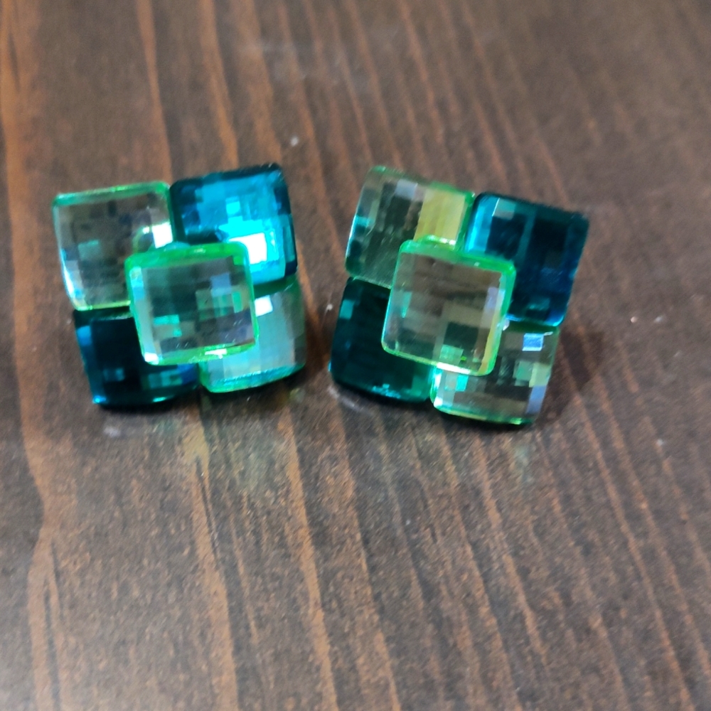 Vibrant gorgeous green and light green Crystal earrings.